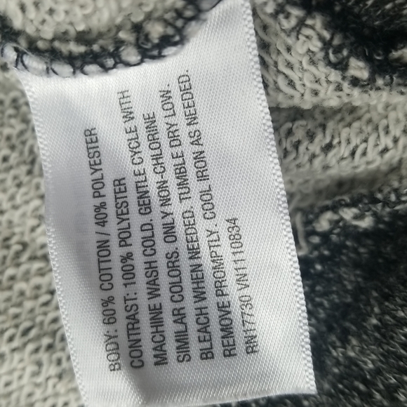 (S) Xhilaration Long Sleeved Top Sweet Full Length Back Zipper Patterned Detail - Picture 7 of 8